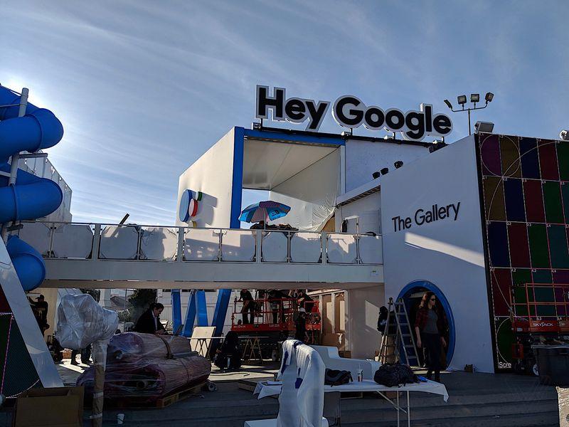 قوقل تستعد للإطاحة بمساعد أمازون بعرض كبير في معرض الإلكترونيات الاستهلاكية CES 2018