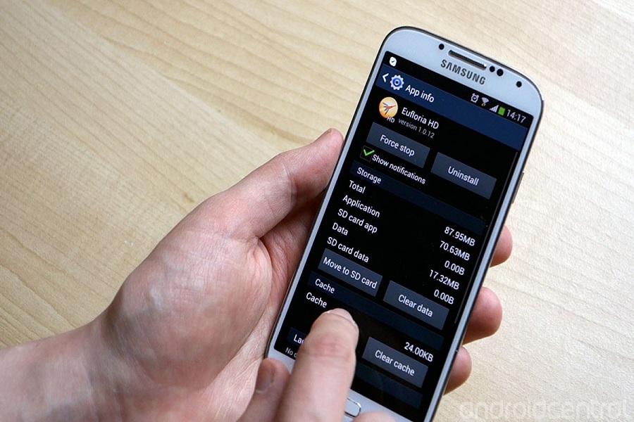 بهذه التطبيقات يمكنك تحميل الملفات وتثبيت التطبيقات على الذاكرة الخارجية للجوال