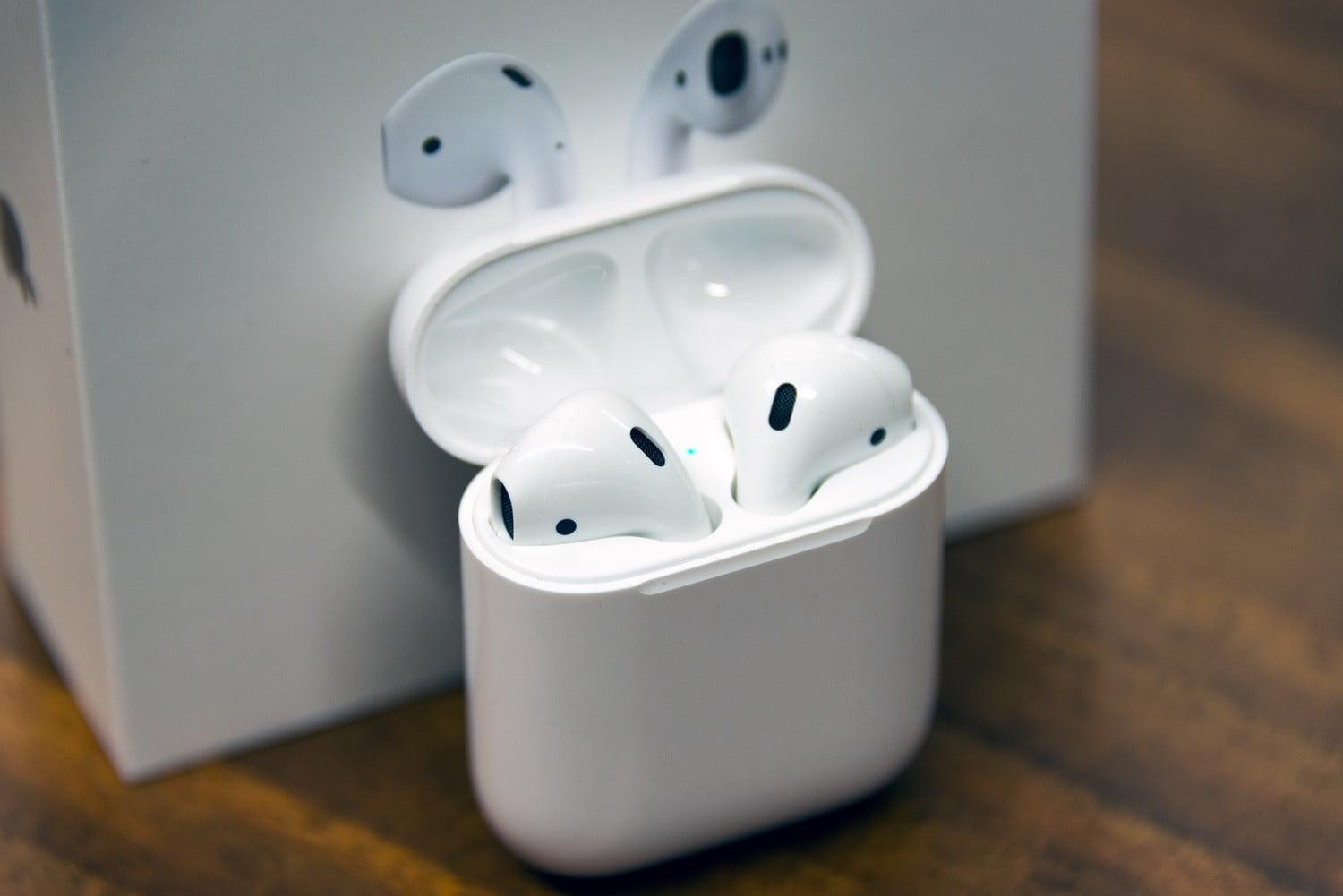 تعرف على موعد اطلاق الجيل الجديد من سماعات ابل AirPods والمزايا الجديدة بها