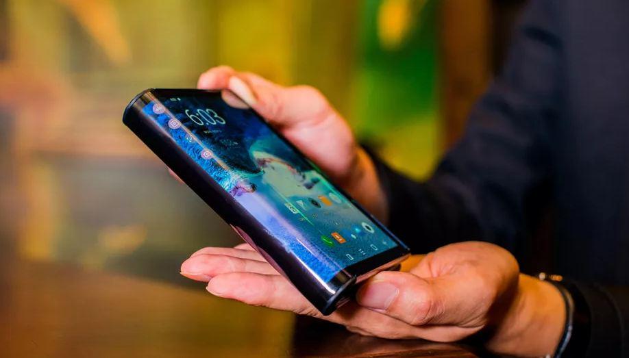 فيديو تخيلي جديد يكشف عن تصميم جوال شاومي القابل للطي القادم المنتظر