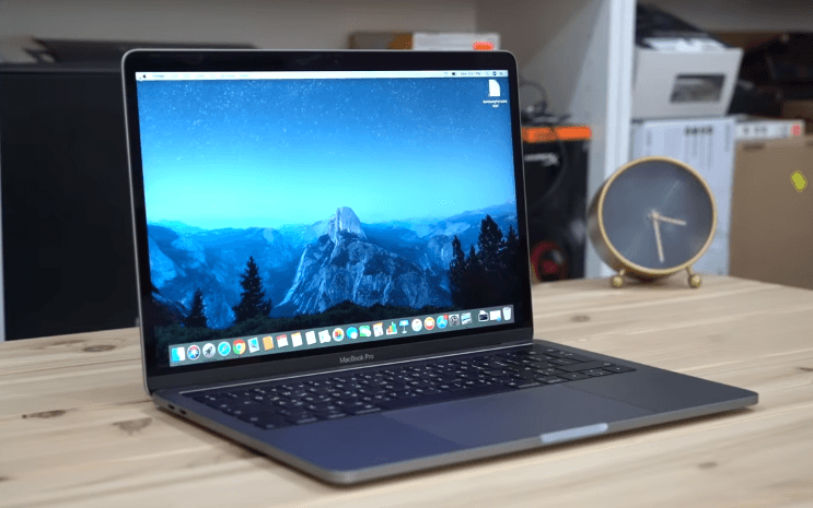 تحقق مما إذا كان حاسب MacBook Pro الخاص بك معرضاً لمشاكل احتراق البطارية بهذه الطريقة