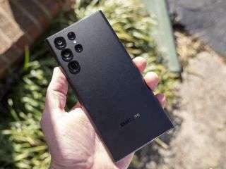 إطلاق تحديث جديد يحسن من أداء مجموعة Galaxy S22 في الهند