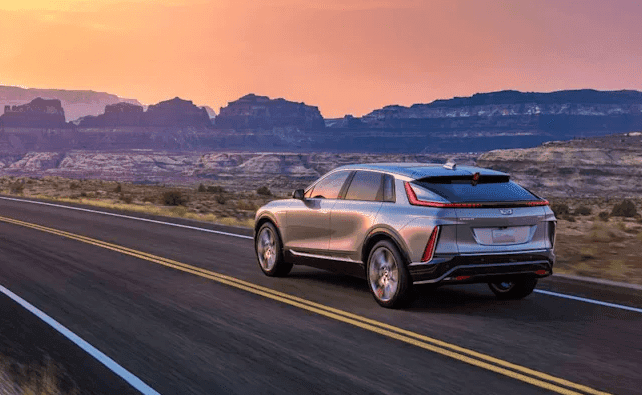 سعر سيارة Lyriq EV من كاديلاك سيبدأ من 62990 دولار