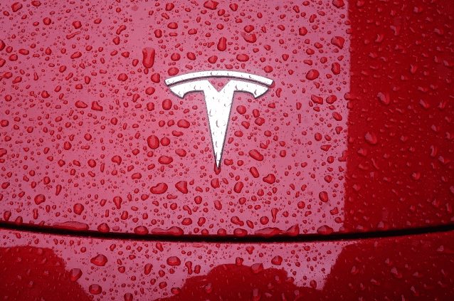 الربع الثالث لشركة تسلا شهد ارتفاعًا في الأرباح لكن الإيرادات تعثرت