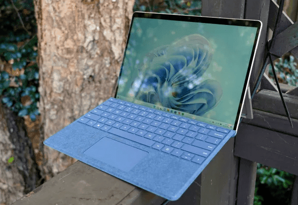 مايكروسوفت ستوفر أجزاء Surface للمستهلكين في عام 2023
