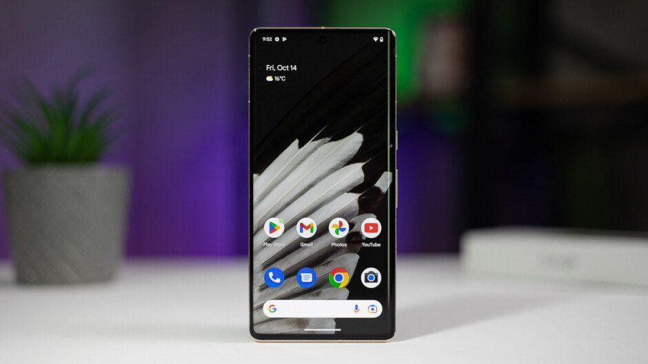 بعض مستخدمي هواتف Pixel 7 يشتكون من خطأ في التمرير