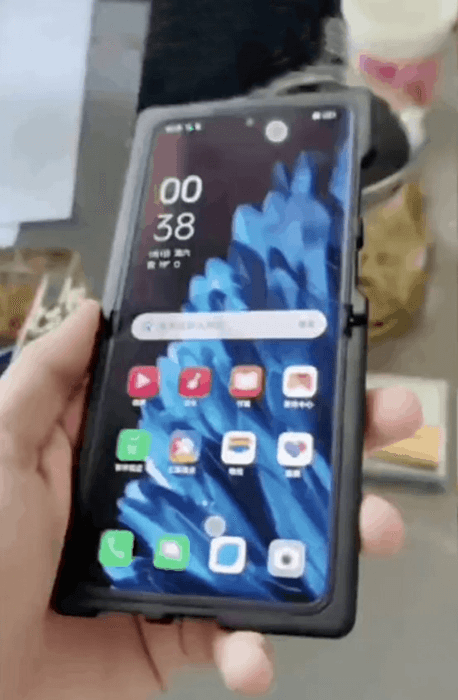 مقطع فيديو يستعرض تصميم هاتف Oppo Find N2 Flip