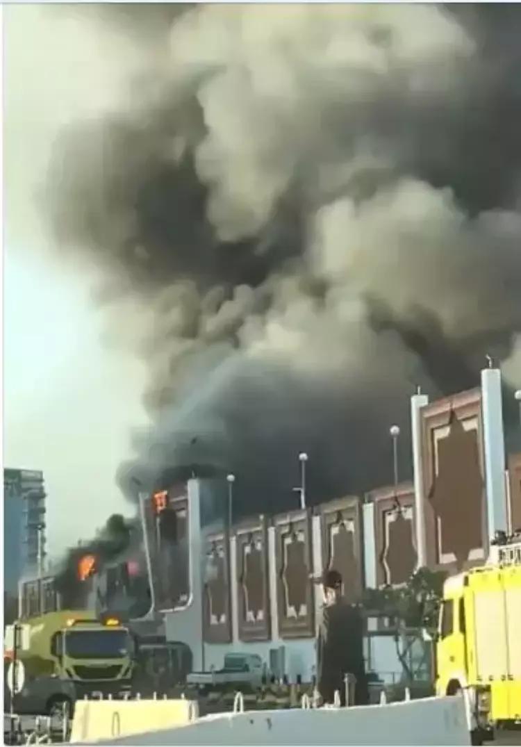 من وراء حريق سوق جدة الدولي؟ رد السلطات السعودية على الحادث