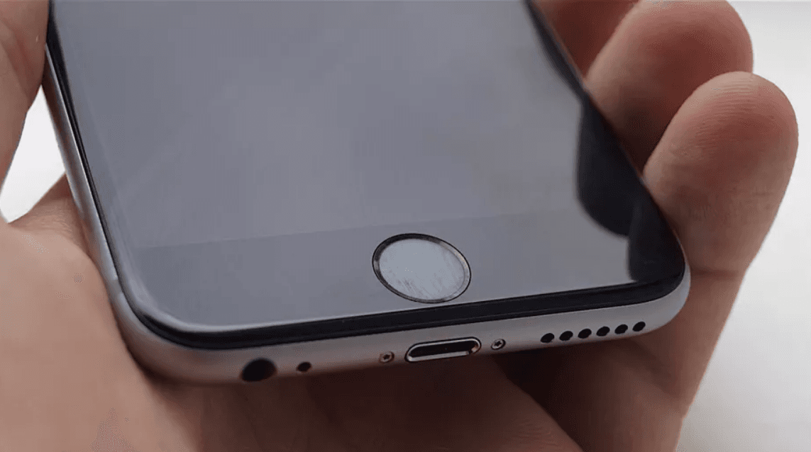 يمكنك الآن استبدال بطارية هاتف آيفون القديم بالسعر المخفض