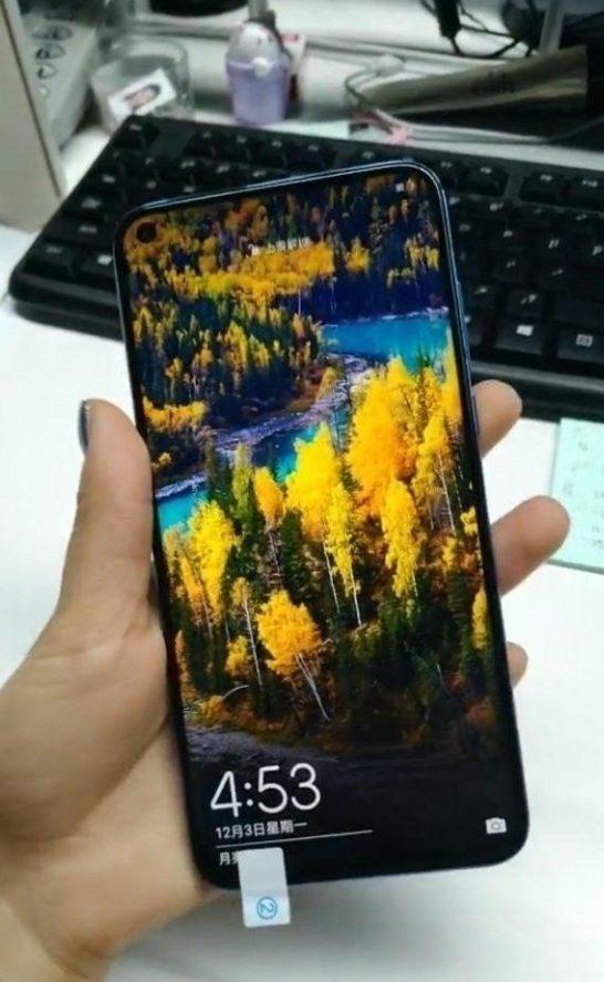 صور حية لهاتف nova 4 بكاميرة مدمجة في الشاشة قبل الإعلان الرسمي