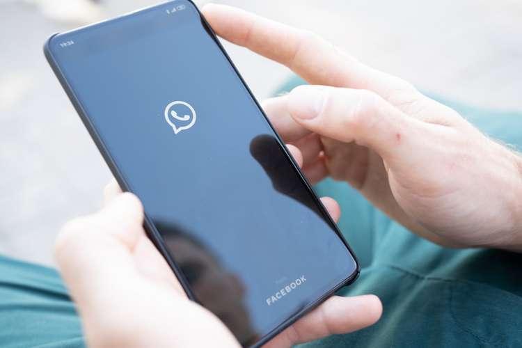 واتساب يعمل على ميزة إزالة الصوت من الفيديو قبل إرساله