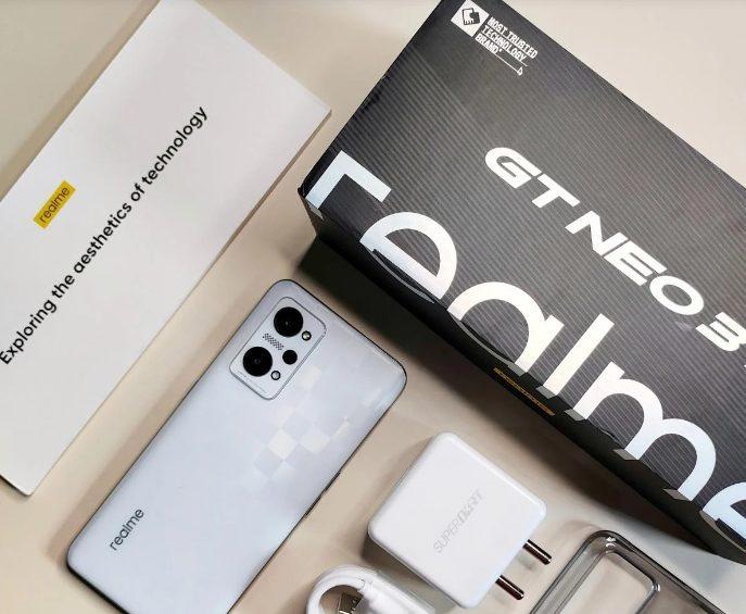 Realme تشارك صور فتح الصندوق لهاتف GT Neo 3T