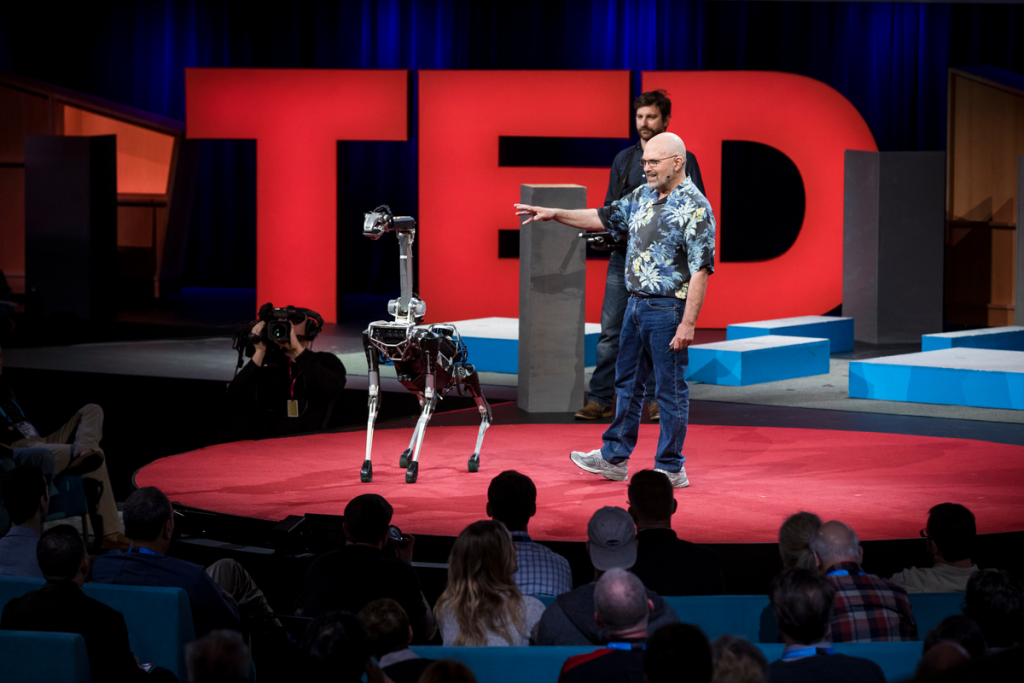 شركة بوسطن ديناميكس تستعد لطرح الروبوت SpotMini في الأسواق قريباً 2 robot dog ted conference.jpeg - مدونة التقنية العربية
