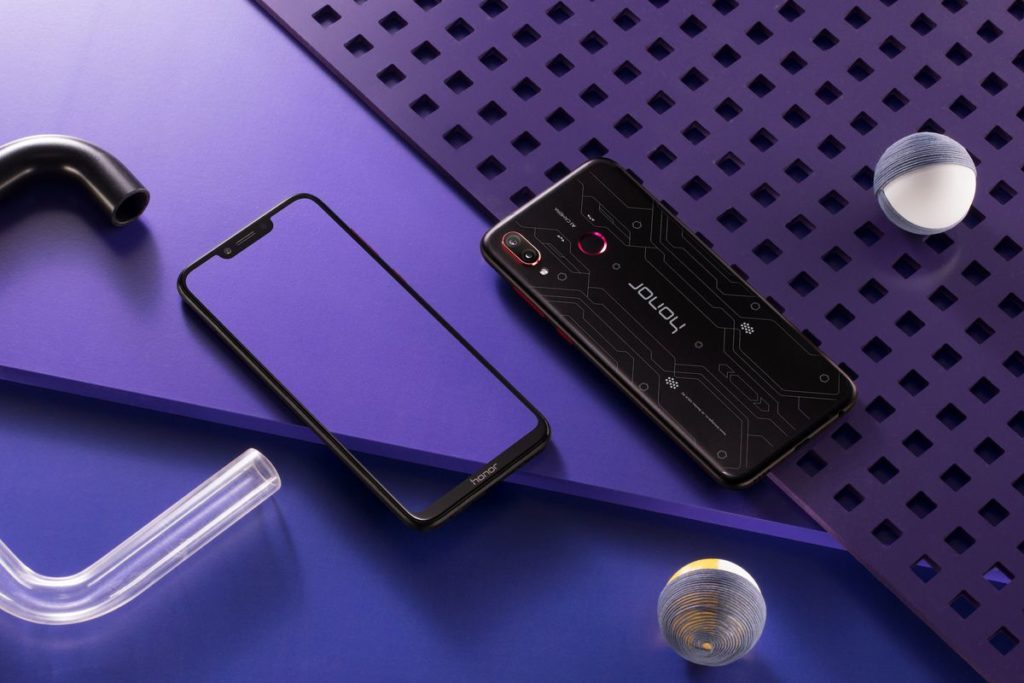 أونور تطلق جوال الألعاب Honor Play مع شاشة 6.3 أنش ونظام الذكاء الاصطناعي 2 Honor Play Player Edition Lifestyle 1 .0 1024x683 - مدونة التقنية العربية