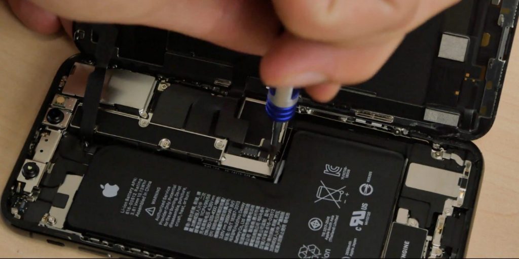 فيديو يستعرض تفكيك آيفون XS لكشف مكوناته الداخلية مع مقارنته بآيفون X 6 iphone xs teardown - مدونة التقنية العربية