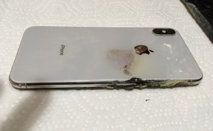 iPhone XS Max explosion back - مدونة التقنية العربية