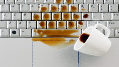 coffee spilled keyboard - مدونة التقنية العربية