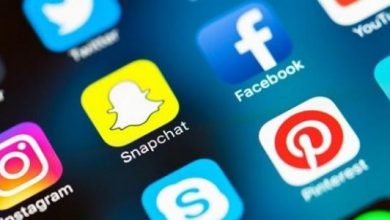 وأضرار مواقع التواصل الاجتماعي 390x220 - هيئة الاتصالات وتقنية المعلومات تشرح كيفية تقليل استهلاك البيانات في تطبيقات التواصل الاجتماعي