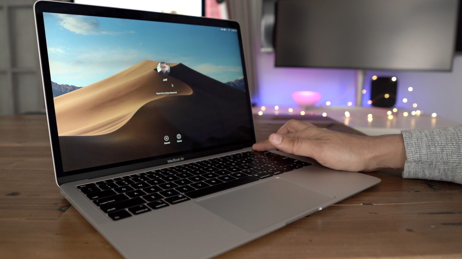 2018 MacBook Air Touch ID - مدونة التقنية العربية