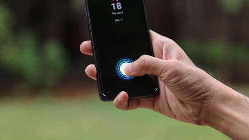 متى نرى بصمة الإصبع المدمجة في الشاشة على هواتف الايفون؟