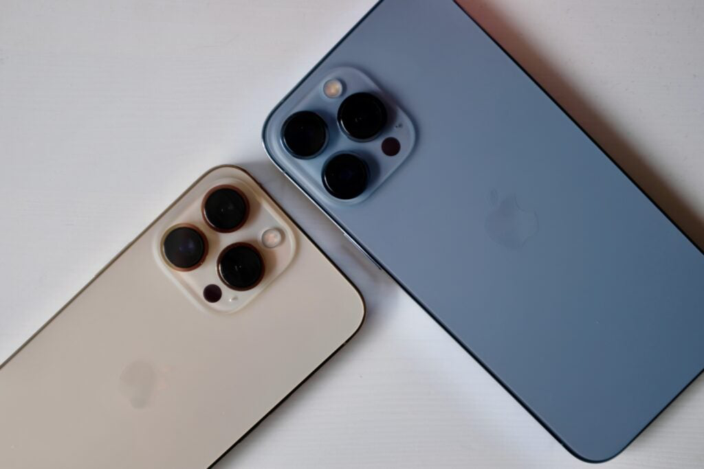 تسريبات تستعرض تفاصيل مواصفات وسعر هاتف iPhone 14 Pro 1 تسريبات تستعرض تفاصيل مواصفات وسعر هاتف iPhone 14 Pro