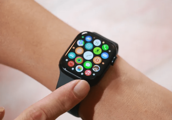 ساعة Apple Watch Pro قد تأتي بتصميم مختلف تمامًا