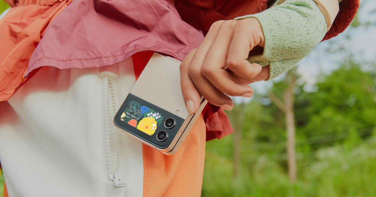 سامسونج تكشف النقاب عن هاتف Galaxy Z Flip4 بسعر يبدأ من 999 دولار