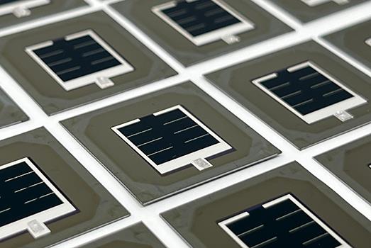 باحثو "كاوست" يطورون خلية شمسية ترادفية بكفاءة تحويل طاقة تتجاوز 33% 