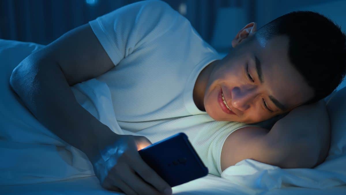 تطبيقات وأدوات تساعدك في النوم بشكل أفضل.jpg