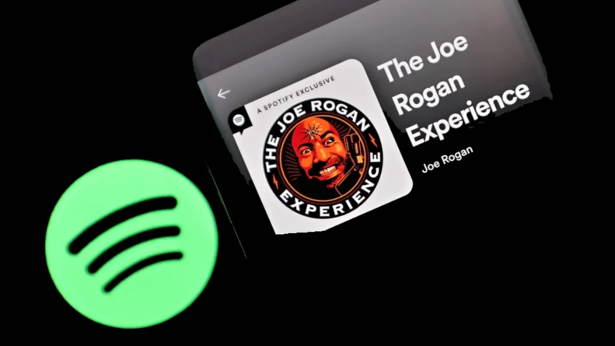 Joe Rogan يجدد عقده مع Spotify